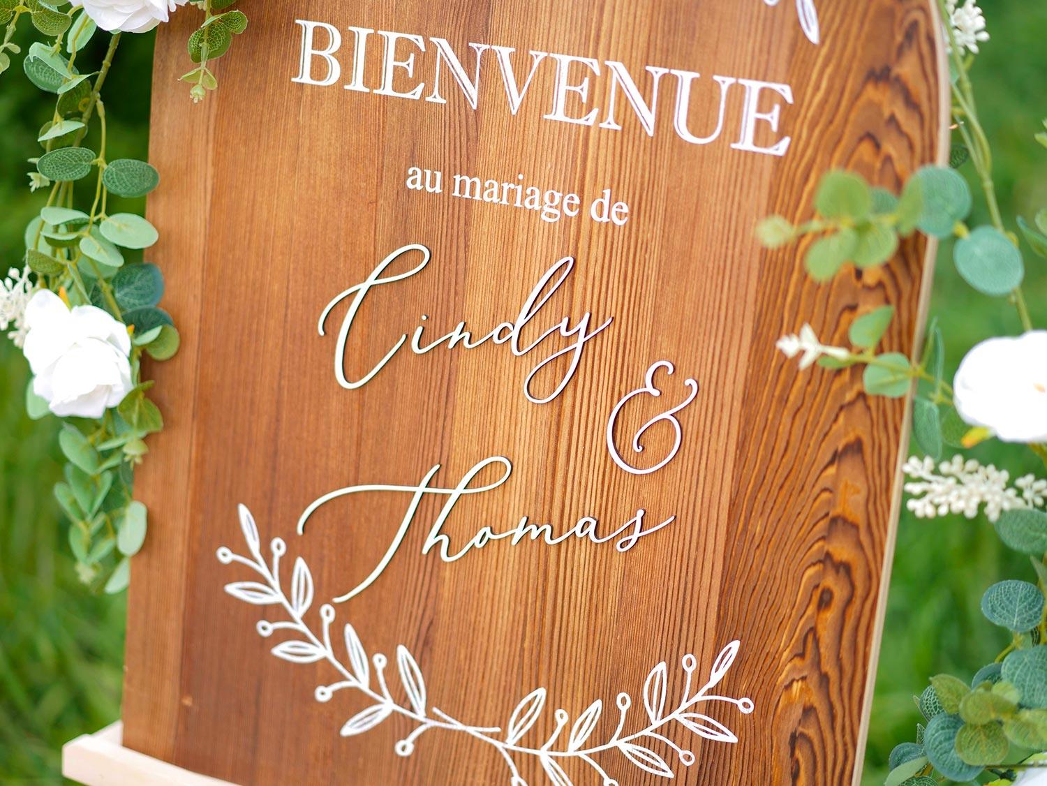 Panneau bienvenue mariage en bois personnalisé