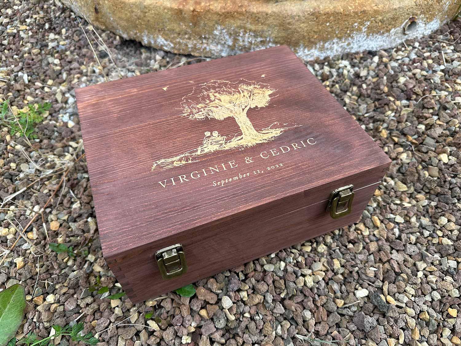 Très Grand Boîte à souvenir en bois rustique,