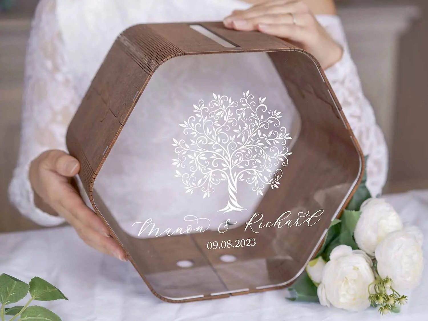 urne-mariage-arbre-du-cœur-droite
