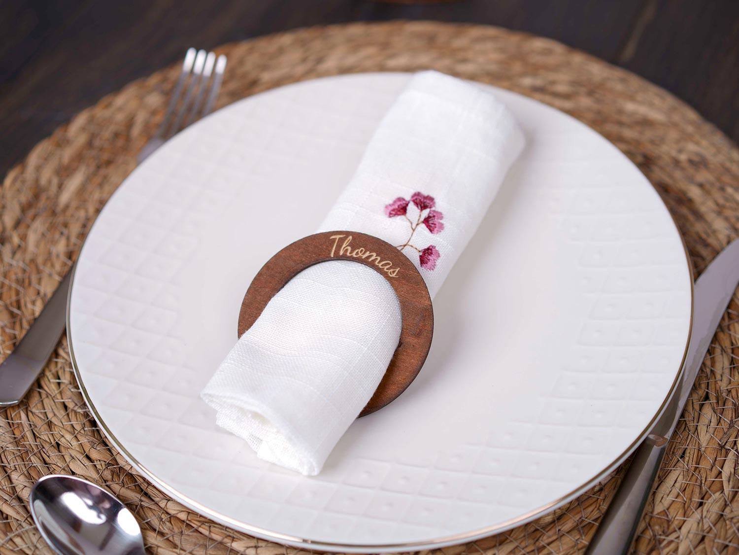 Marque place en bois, Nom de table personnalisé, Cercle