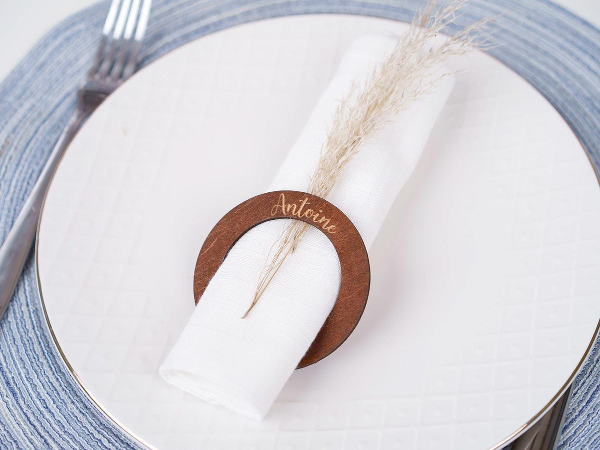 Marque place en bois, Nom de table personnalisé, Cercle