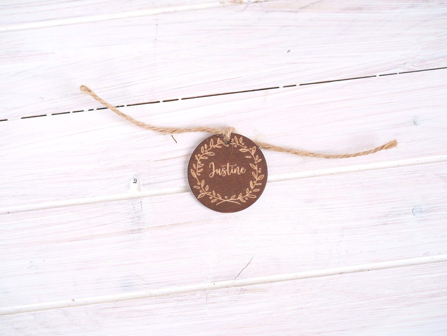 Marque place en bois, Nom de table personnalisé, Rond