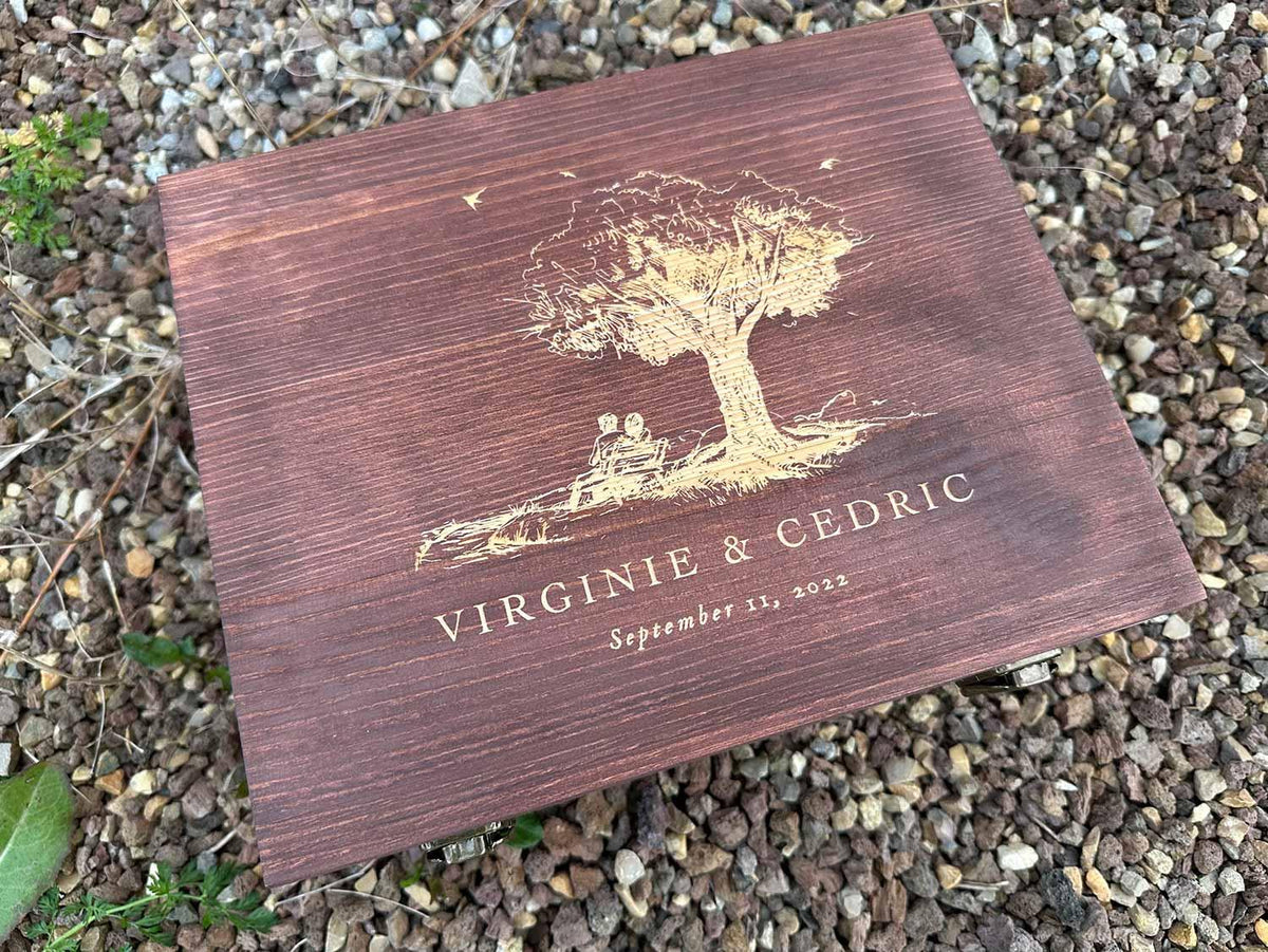 Très grande boîte à souvenirs en bois rustique
