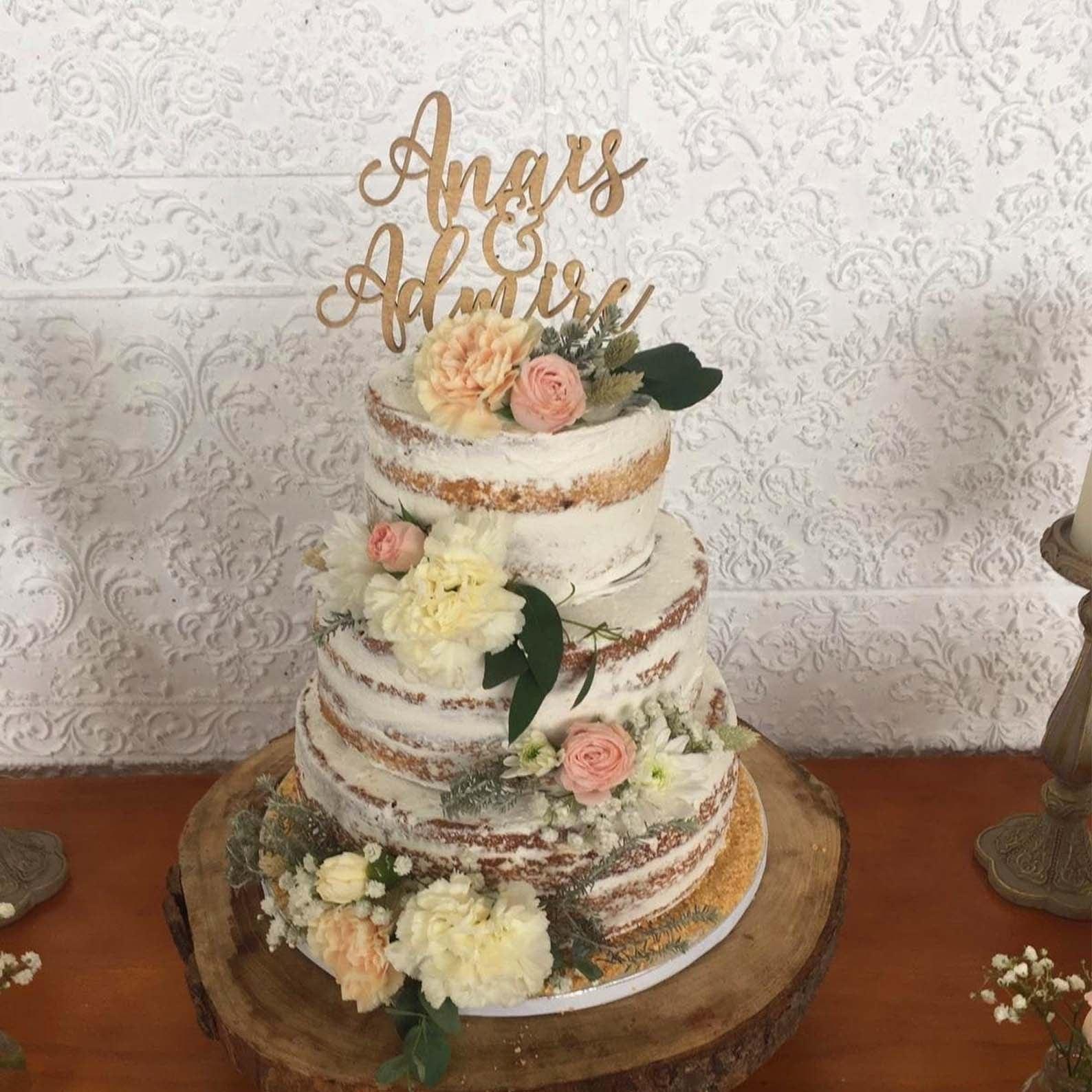 Cake toper en bois personnalisé - 04 - Monzaya