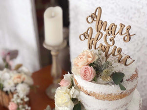 Cake toper en bois personnalisé - 04 - Monzaya
