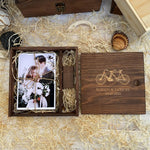 Boite à photo en bois personnalisée 10x15cm - 01 - Monzaya