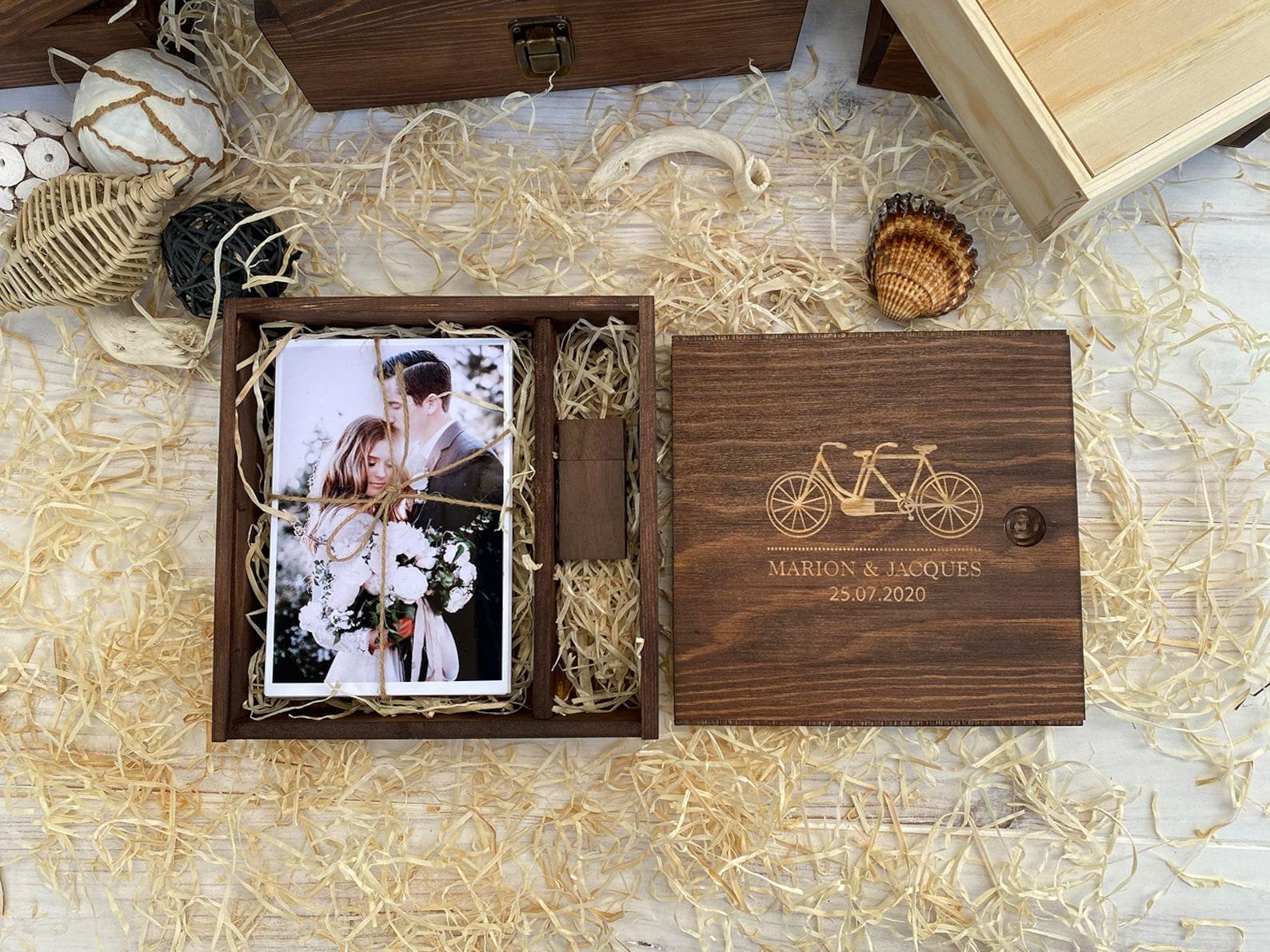 Boite à photo en bois personnalisée 10x15cm - 01 - Monzaya